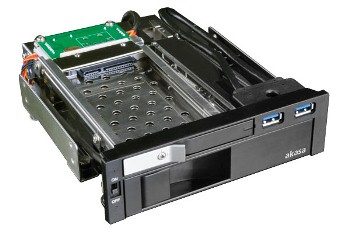 AKASA Lokstor M51 - 2.5" a 3.5" HDD rack do 5,25"